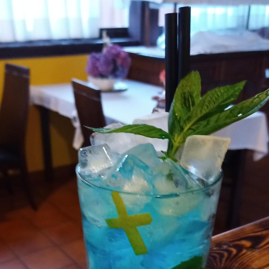 Hotel Vitorio Кудилеро Екстериор снимка